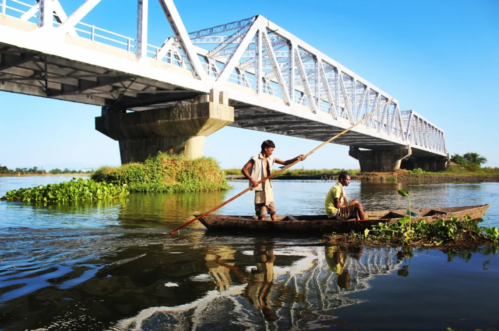 The Brahmaputra flows through Deep Time: State-making, River Infrastructures, Compensation Regimes 1 Peopleoftheriver